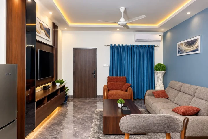 Enhanced bedroom and lounge in T02